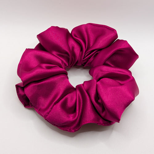 groß - XL Satin Haargummi Beerenfarben glänzend.

XL satin hair tie berry pink glossy