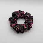 klein - Small/Slim pink floral satin scrunchie for thin hair or braids.	

Schmaler/Kleiner floraler Satin Scrunchie für feines Haar oder Zöpfe.